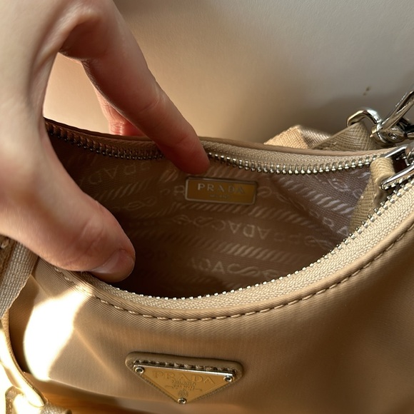Prada Re-Edition Bag (2005) - Picture 8 of 8